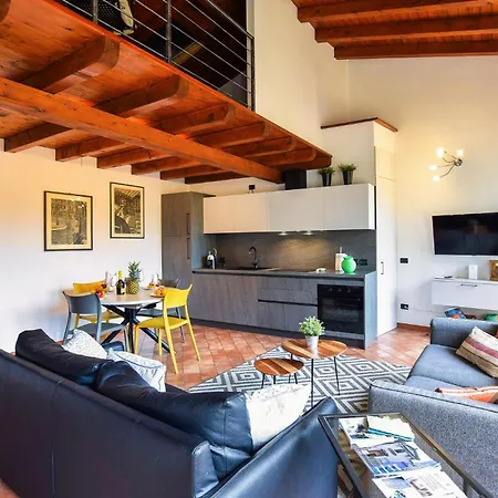 2 Bedroom Stunning In - Ivi007